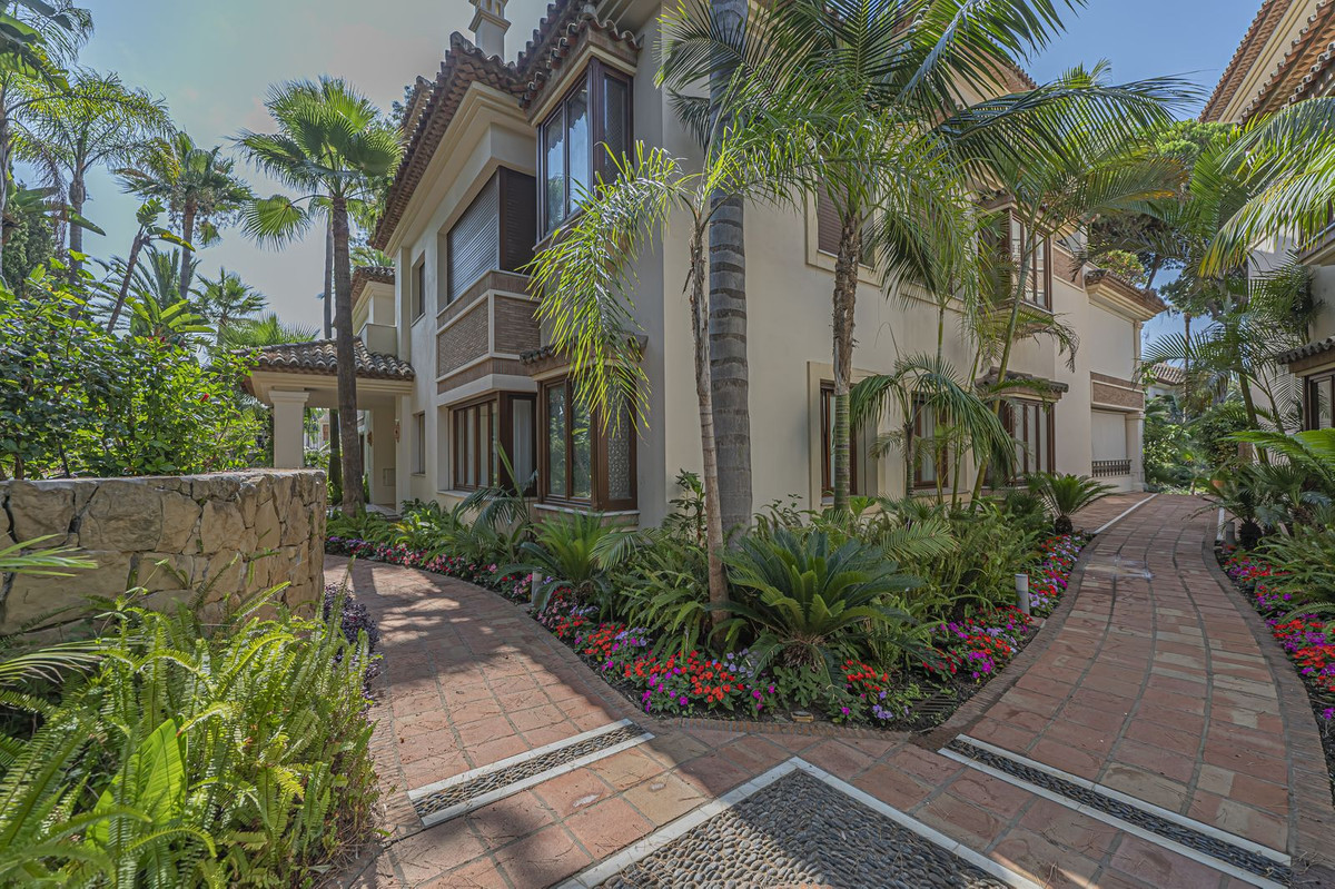 2 Bed Apartment for sale in Los Monteros Costa Del Sol, Málaga, Spain