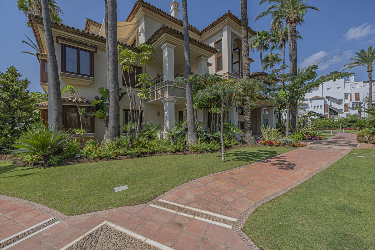 2 Bed Apartment for sale in Los Monteros Costa Del Sol, Málaga, Spain