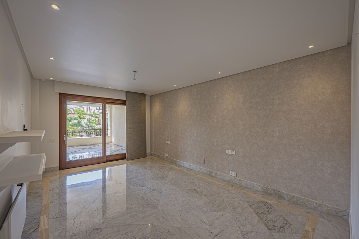 2 Bed Apartment for sale in Los Monteros Costa Del Sol, Málaga, Spain