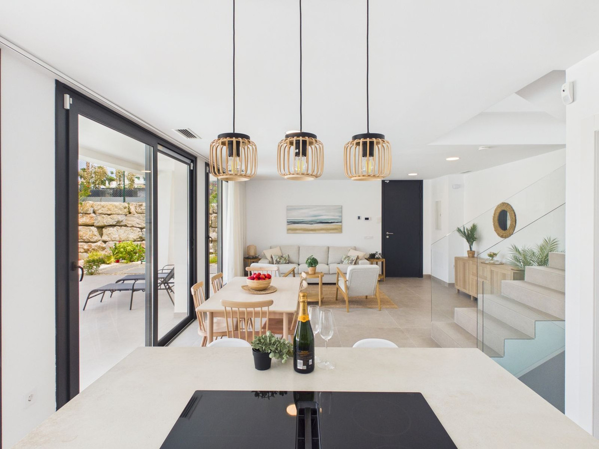 Se vende Villa - Chalet de 4 dormitorios en Costa Del Sol, Málaga, España