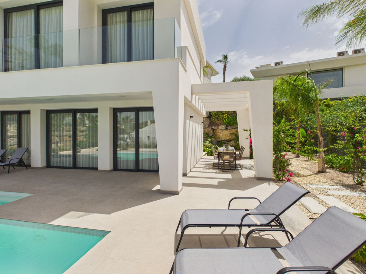 Se vende Villa - Chalet de 4 dormitorios en Costa Del Sol, Málaga, España