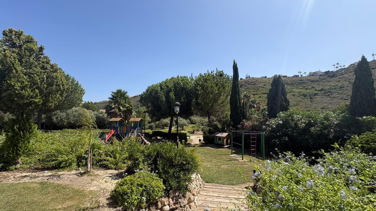 Se vende Villa - Chalet de 4 dormitorios en Costa Del Sol, Málaga, España