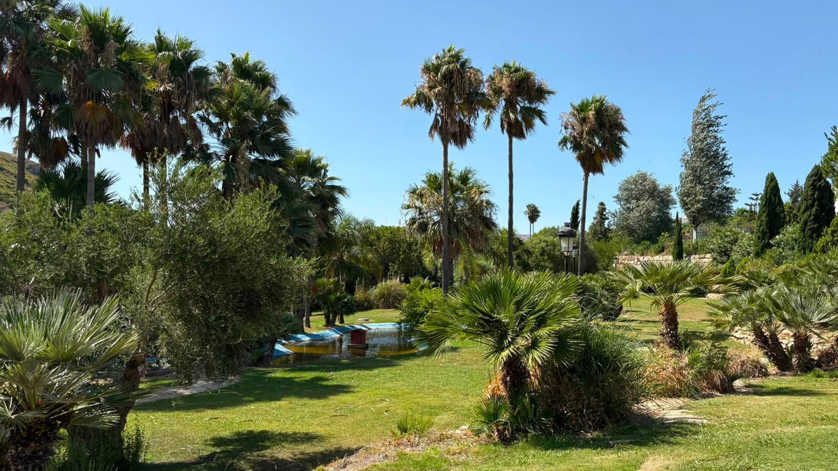 Se vende Villa - Chalet de 4 dormitorios en Costa Del Sol, Málaga, España