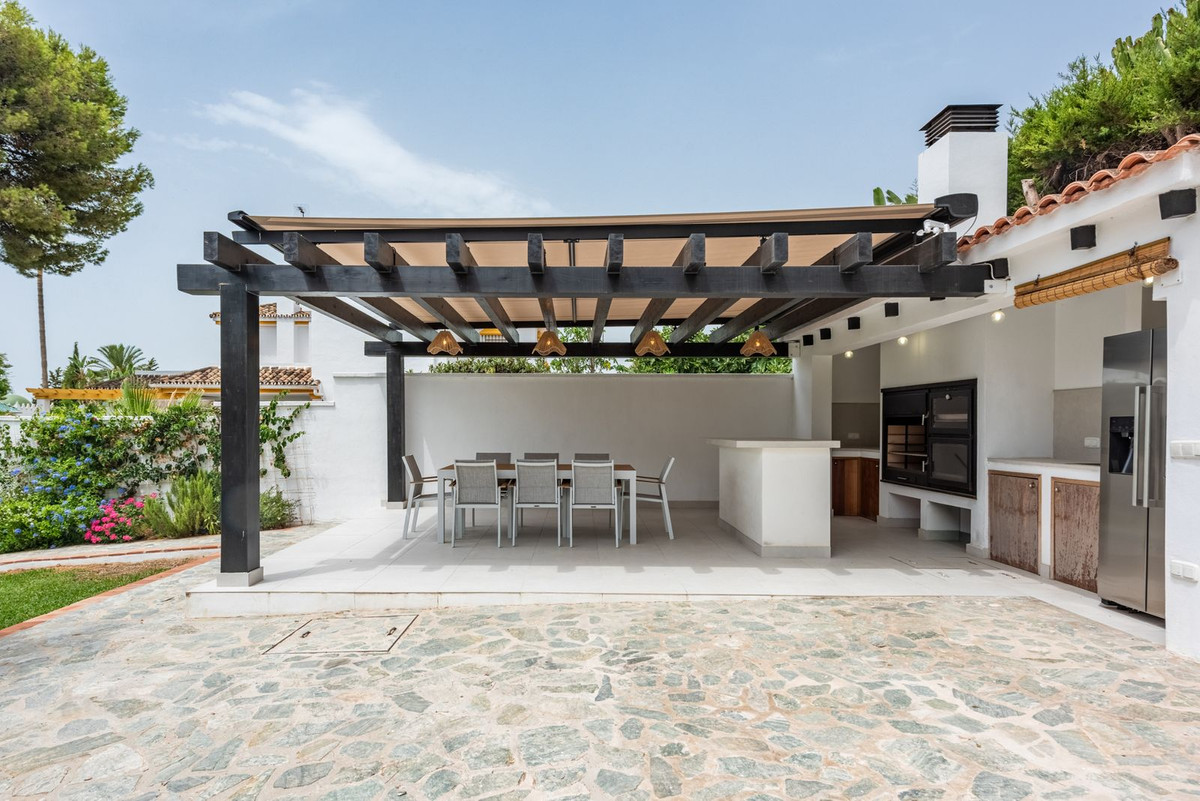 4 Bed Townhouse for sale in San Pedro De Alcántara Costa Del Sol, Málaga, Spain