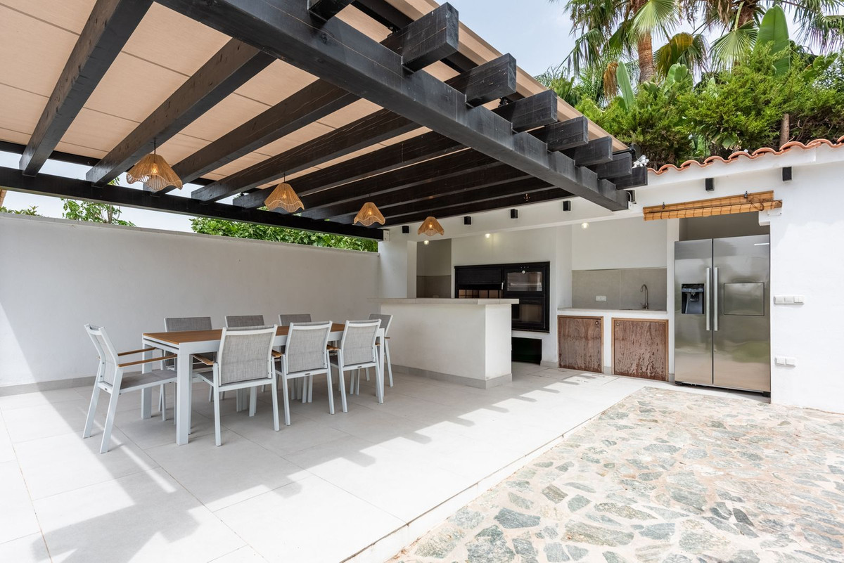 4 Bed Townhouse for sale in San Pedro De Alcántara Costa Del Sol, Málaga, Spain