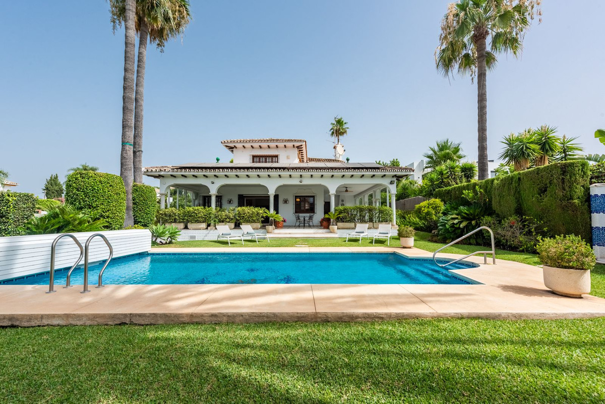 4 Bed Townhouse for sale in San Pedro De Alcántara Costa Del Sol, Málaga, Spain