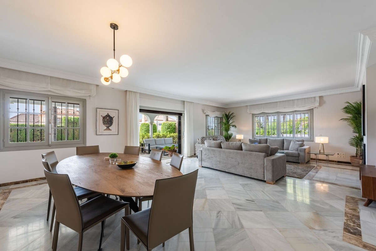 4 Bed Townhouse for sale in San Pedro De Alcántara Costa Del Sol, Málaga, Spain