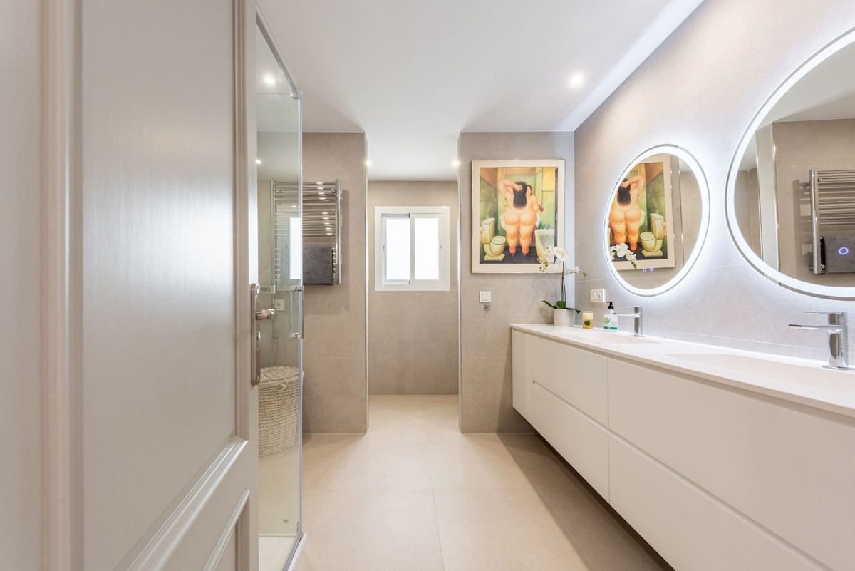 4 Bed Townhouse for sale in San Pedro De Alcántara Costa Del Sol, Málaga, Spain