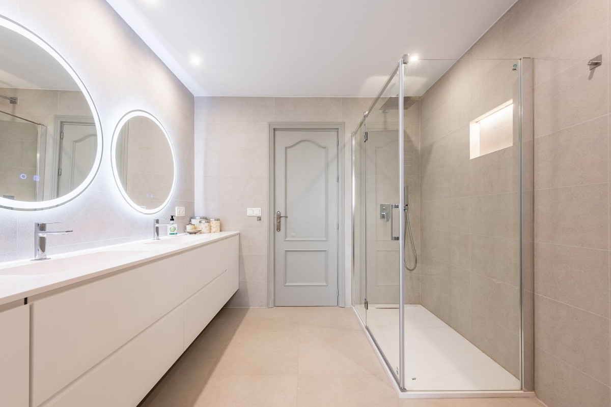 4 Bed Townhouse for sale in San Pedro De Alcántara Costa Del Sol, Málaga, Spain
