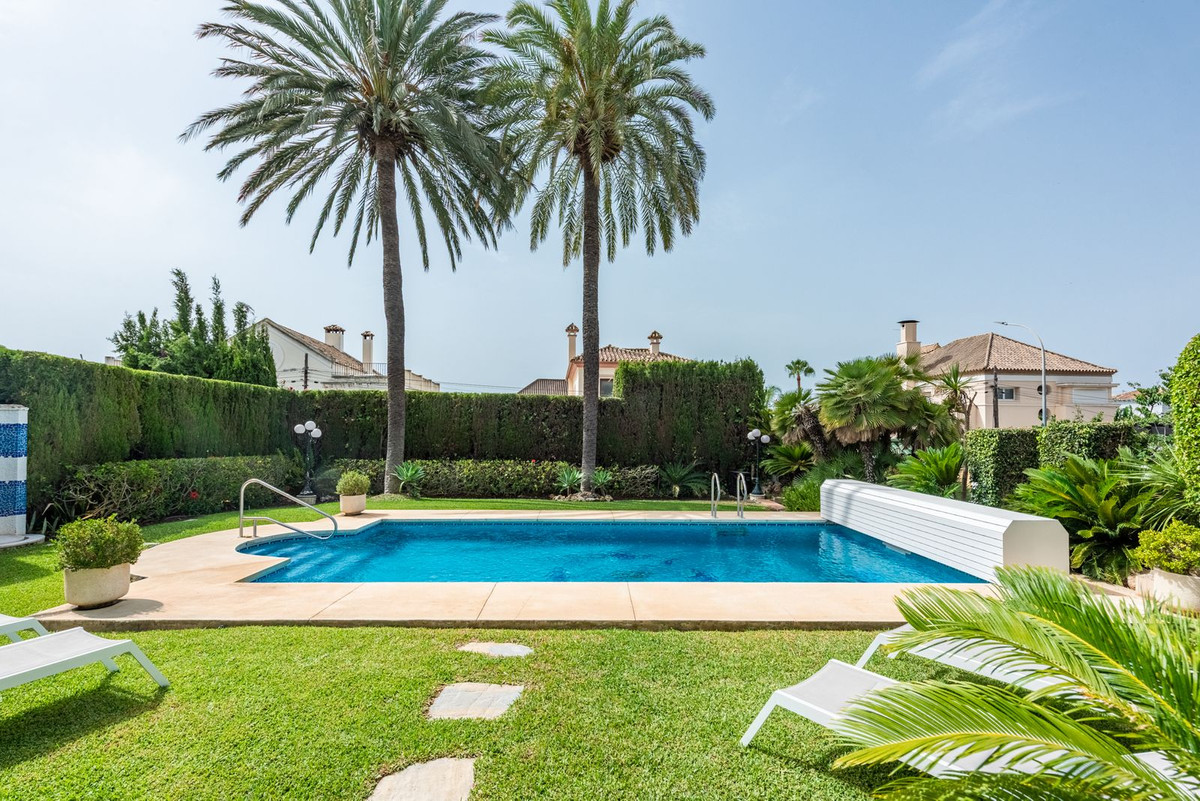 4 Bed Townhouse for sale in San Pedro De Alcántara Costa Del Sol, Málaga, Spain