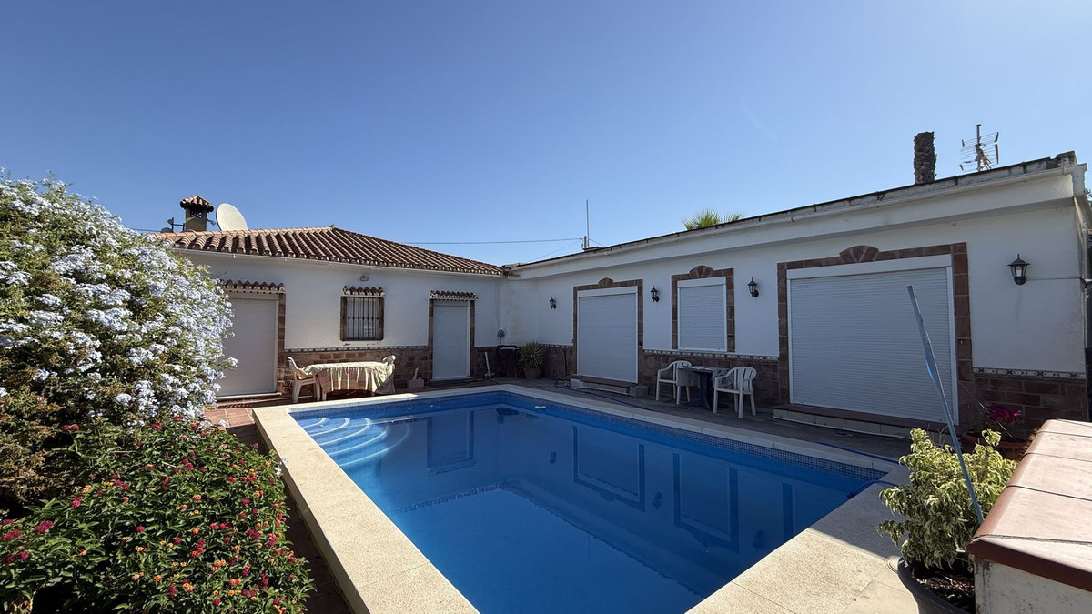 Se vende Finca - Cortijo de 4 dormitorios en Costa Del Sol, Málaga, España