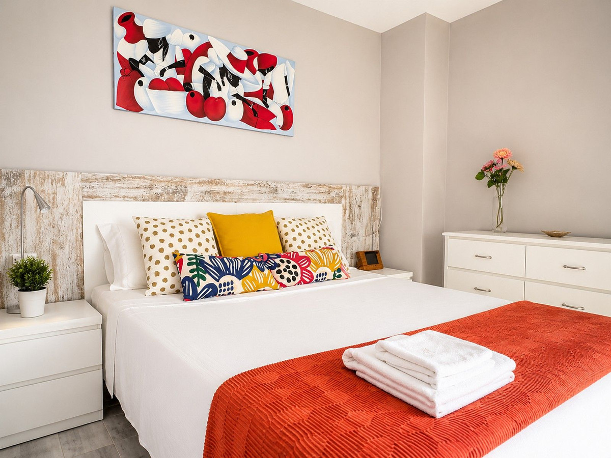 2 Bed Apartment for sale in Calahonda Costa Del Sol, Málaga, Spain