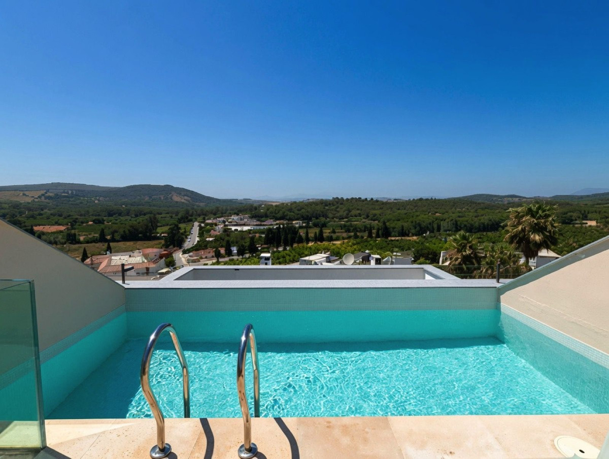 3 Bed Townhouse for sale in San Enrique Costa Del Sol, Cádiz, Spain