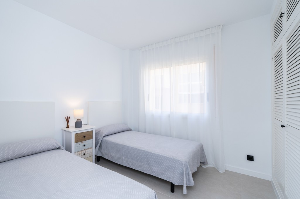Se vende Apartamento Planta Media de 2 dormitorios en Costa Del Sol, Málaga, España