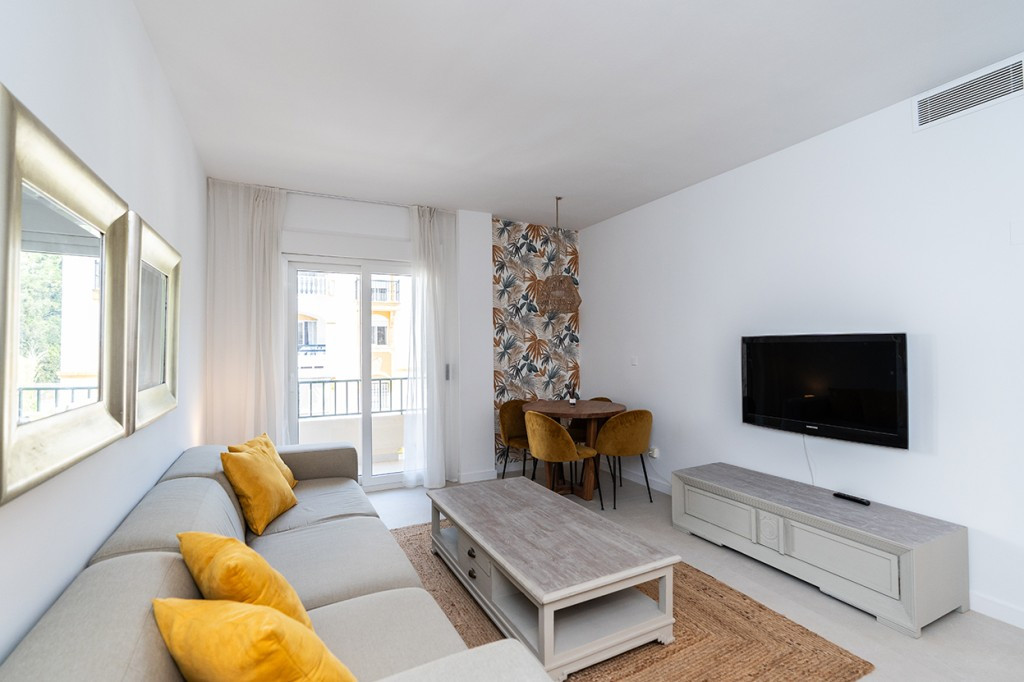 Se vende Apartamento Planta Media de 2 dormitorios en Costa Del Sol, Málaga, España