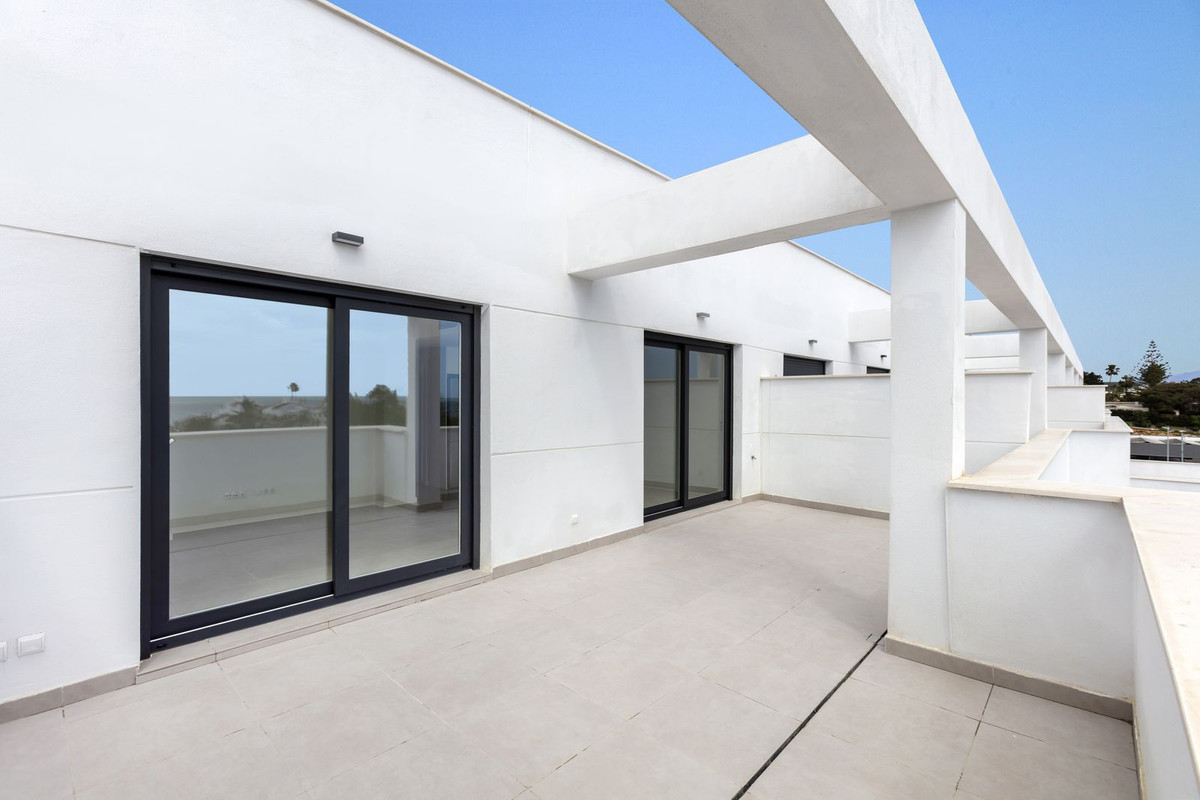 3 Bed Apartment for sale in Estepona Costa Del Sol, Málaga, Spain