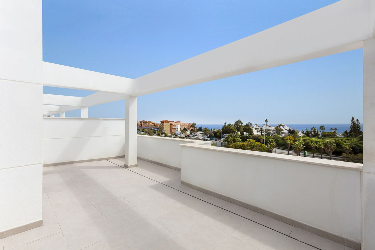 3 Bed Apartment for sale in Estepona Costa Del Sol, Málaga, Spain