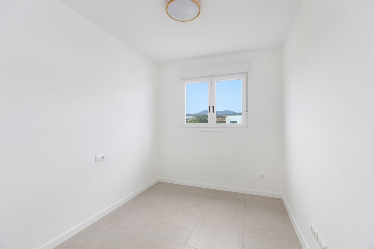 3 Bed Apartment for sale in Estepona Costa Del Sol, Málaga, Spain