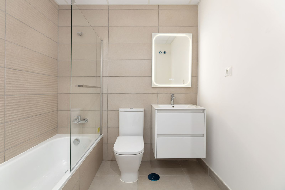 3 Bed Apartment for sale in Estepona Costa Del Sol, Málaga, Spain