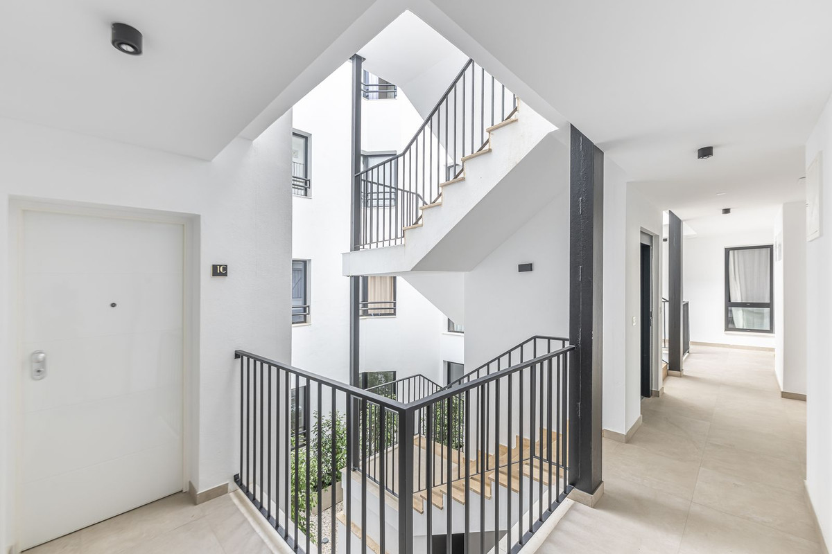 Se vende Apartamento Planta Media de 2 dormitorios en Costa Del Sol, Málaga, España