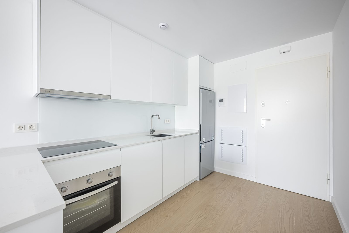 Se vende Apartamento Planta Media de 2 dormitorios en Costa Del Sol, Málaga, España