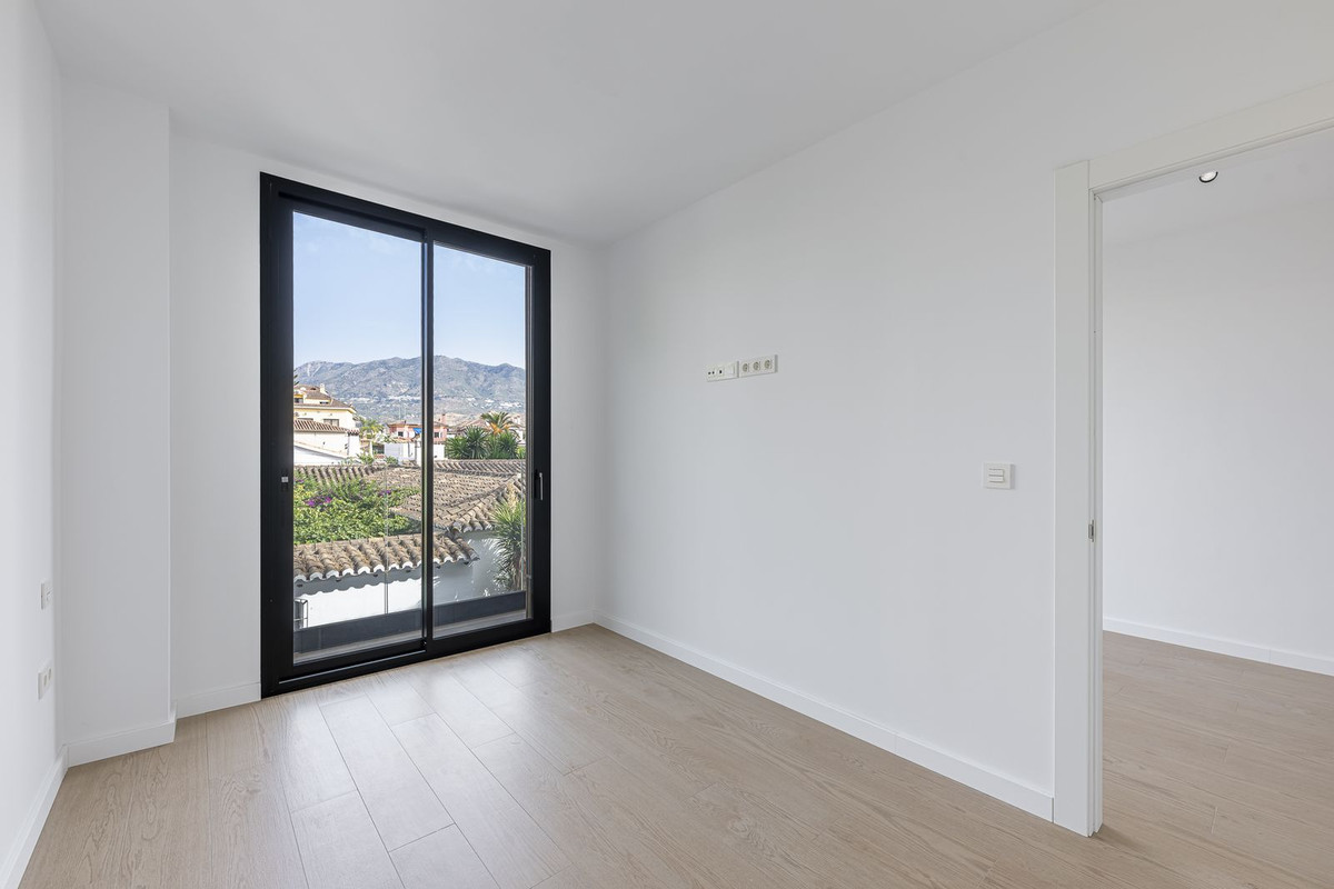 Se vende Apartamento Planta Media de 2 dormitorios en Costa Del Sol, Málaga, España