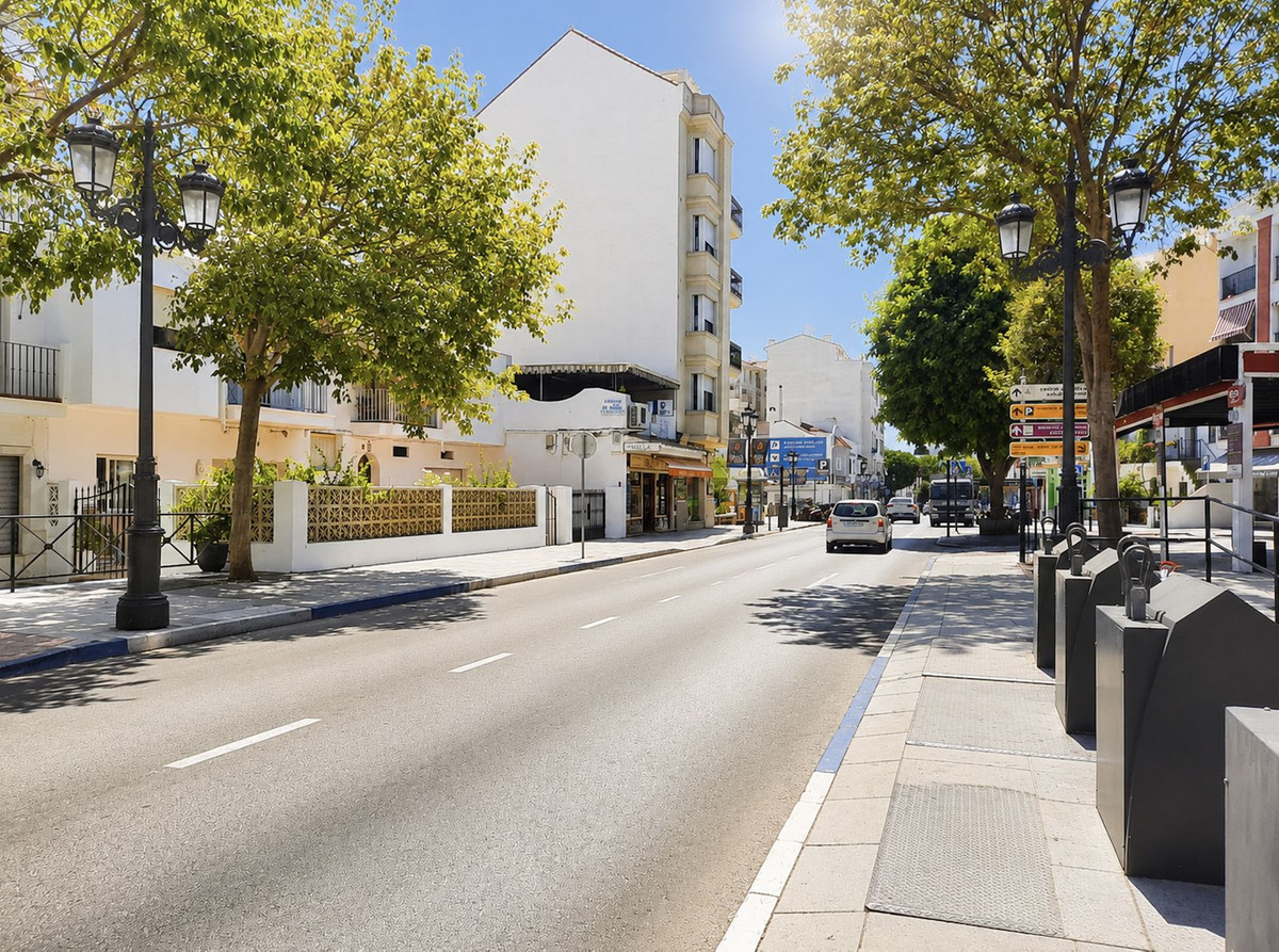 22 Bed Commercial unit for sale in San Pedro De Alcántara Costa Del Sol, Málaga, Spain