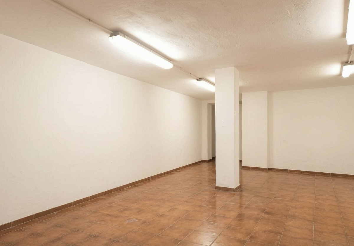22 Bed Commercial unit for sale in San Pedro De Alcántara Costa Del Sol, Málaga, Spain
