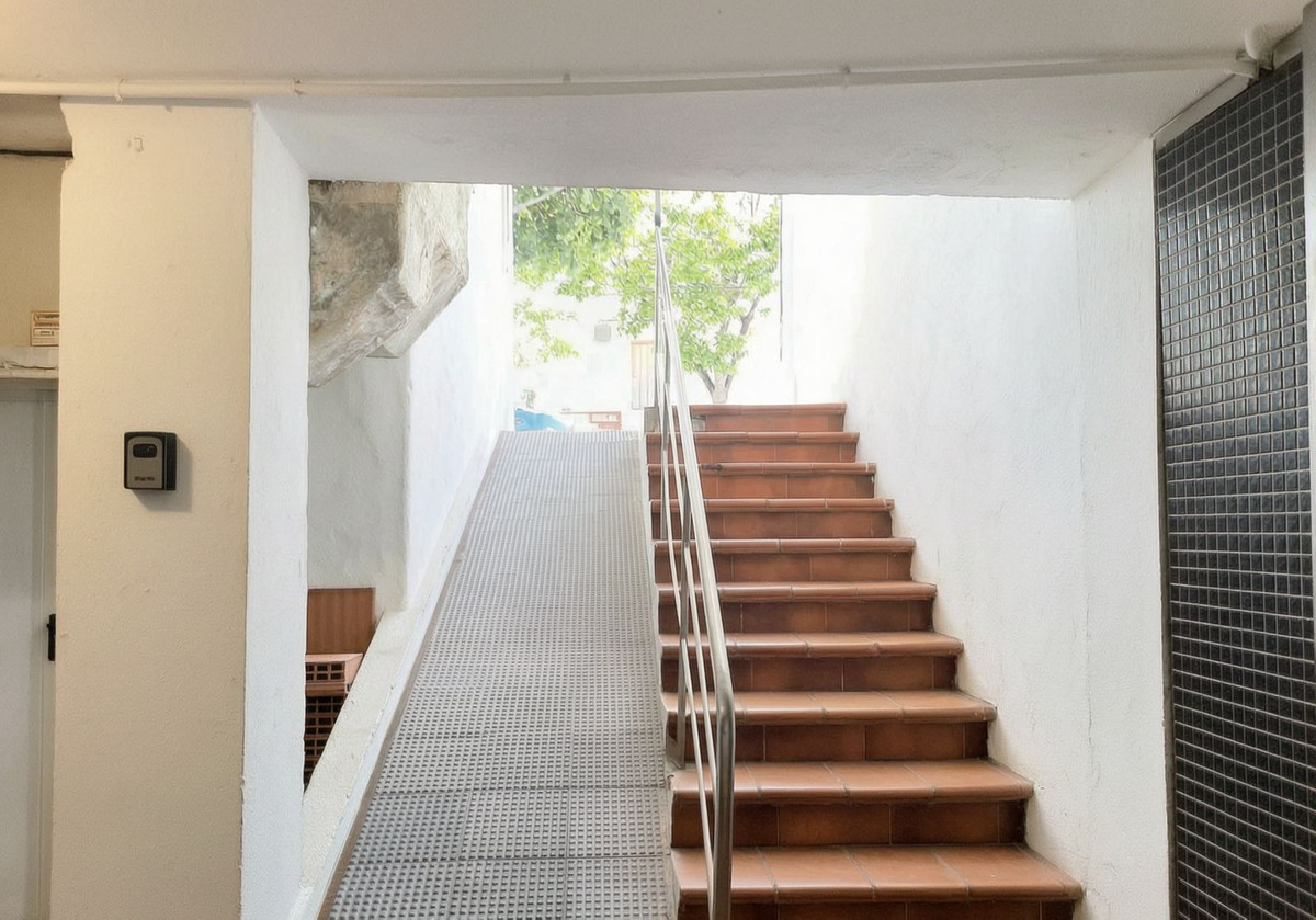 22 Bed Commercial unit for sale in San Pedro De Alcántara Costa Del Sol, Málaga, Spain