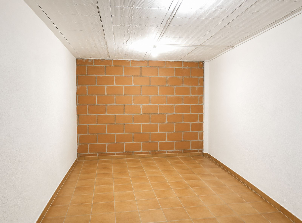22 Bed Commercial unit for sale in San Pedro De Alcántara Costa Del Sol, Málaga, Spain