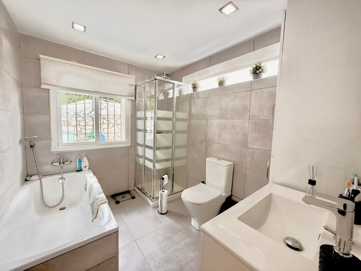 Se vende Pareada de 3 dormitorios en Costa Del Sol, Málaga, España