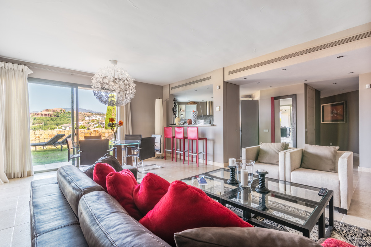 2 Bed Apartment for sale in Los Flamingos Costa Del Sol, Málaga, Spain