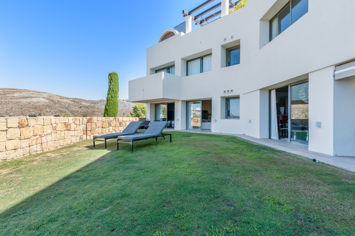 2 Bed Apartment for sale in Los Flamingos Costa Del Sol, Málaga, Spain