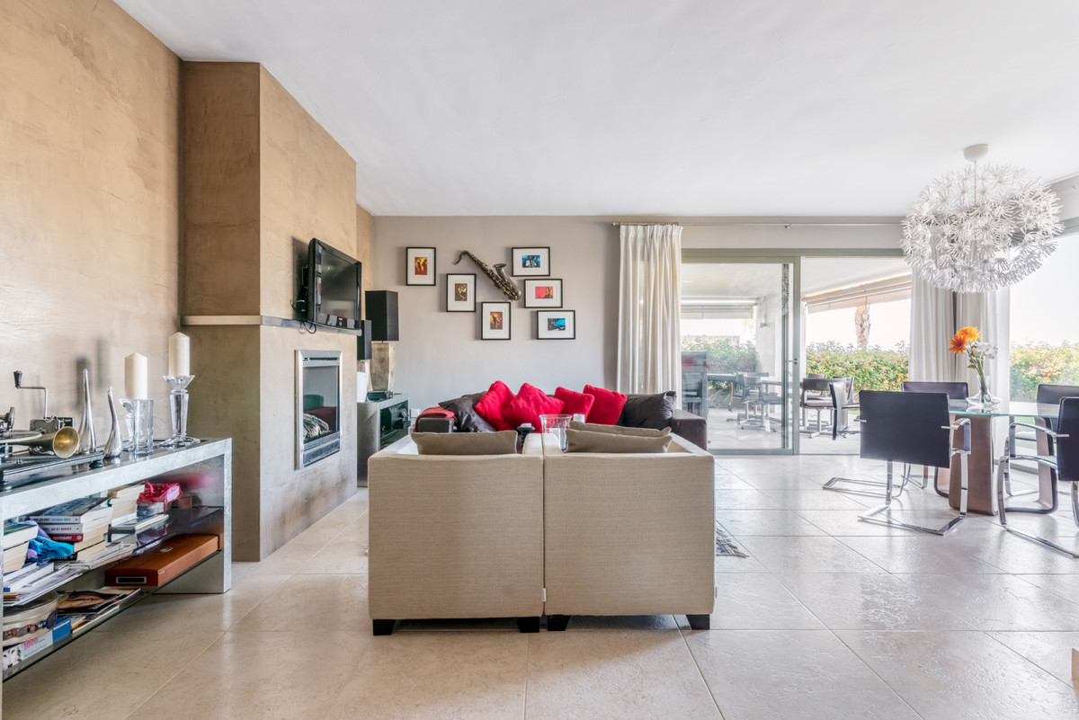 2 Bed Apartment for sale in Los Flamingos Costa Del Sol, Málaga, Spain