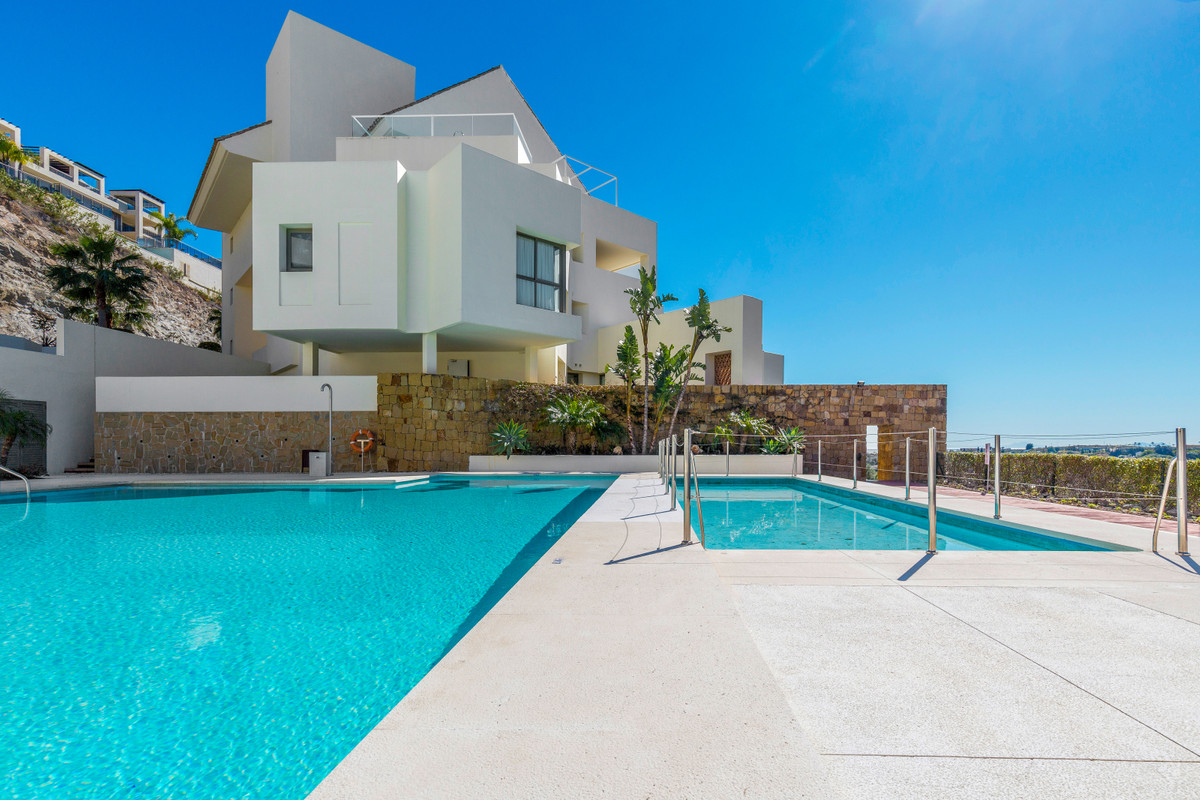 2 Bed Apartment for sale in Los Flamingos Costa Del Sol, Málaga, Spain