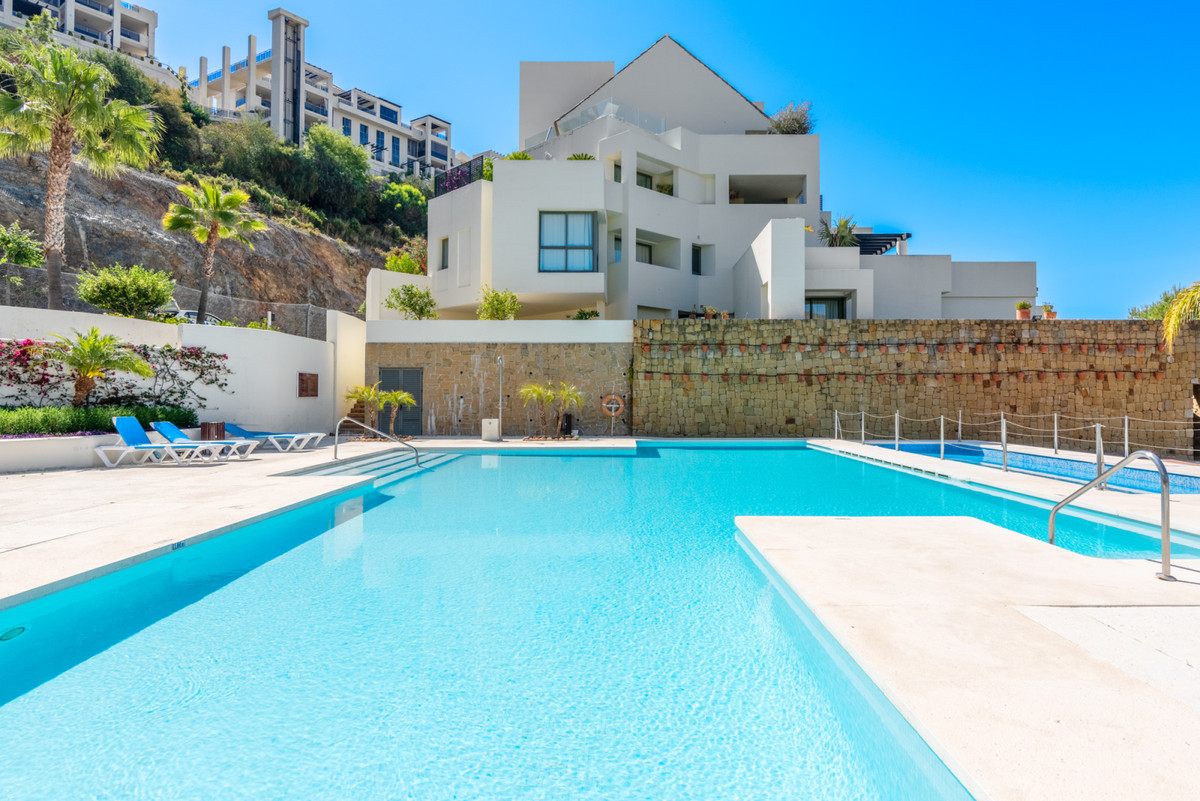 2 Bed Apartment for sale in Los Flamingos Costa Del Sol, Málaga, Spain