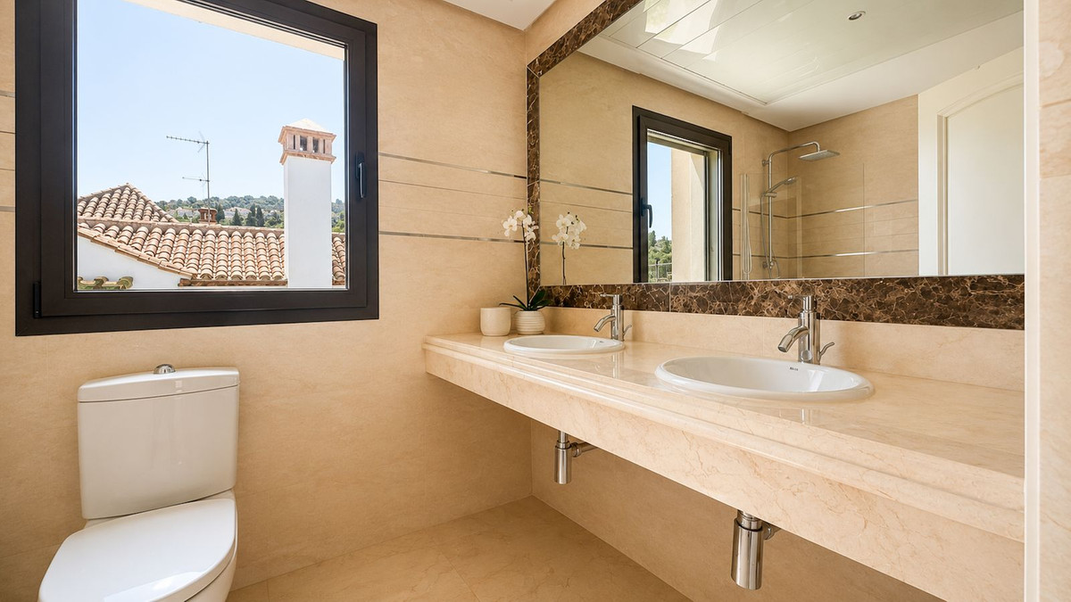 3 Bed Townhouse for sale in Estepona Costa Del Sol, Málaga, Spain