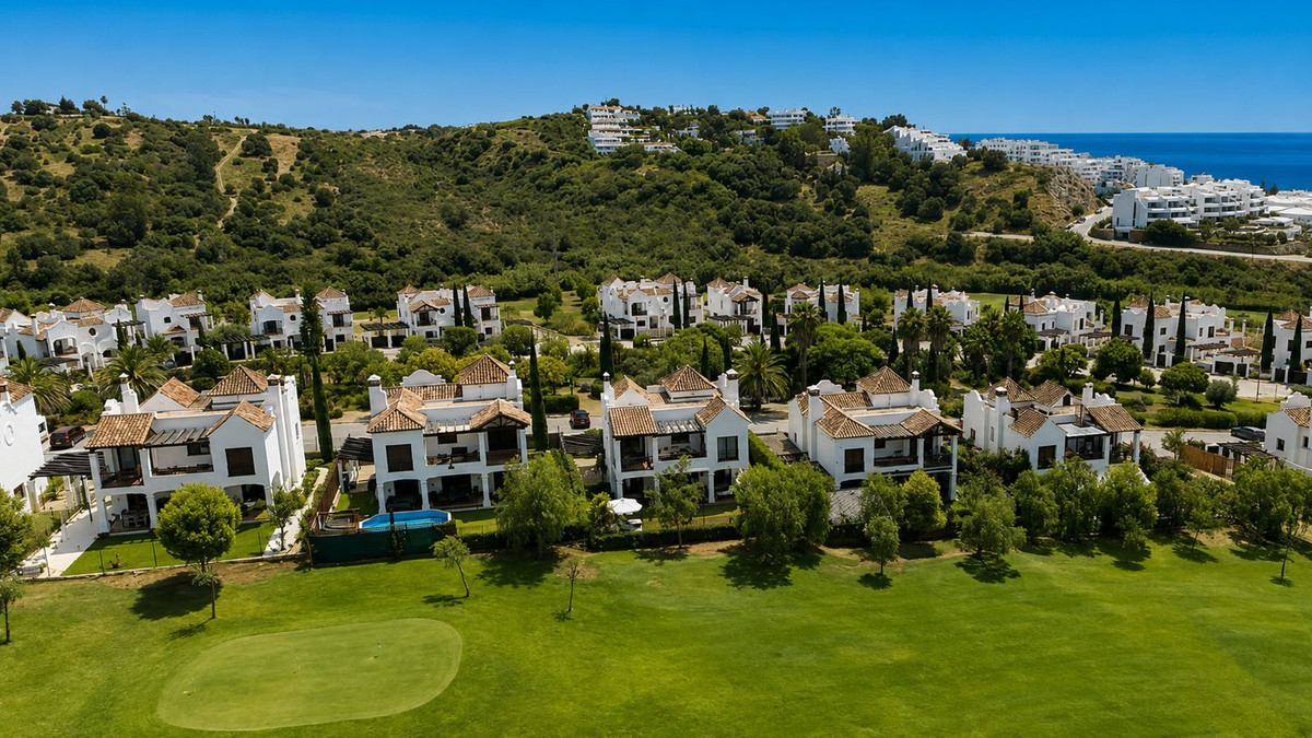 3 Bed Townhouse for sale in Estepona Costa Del Sol, Málaga, Spain