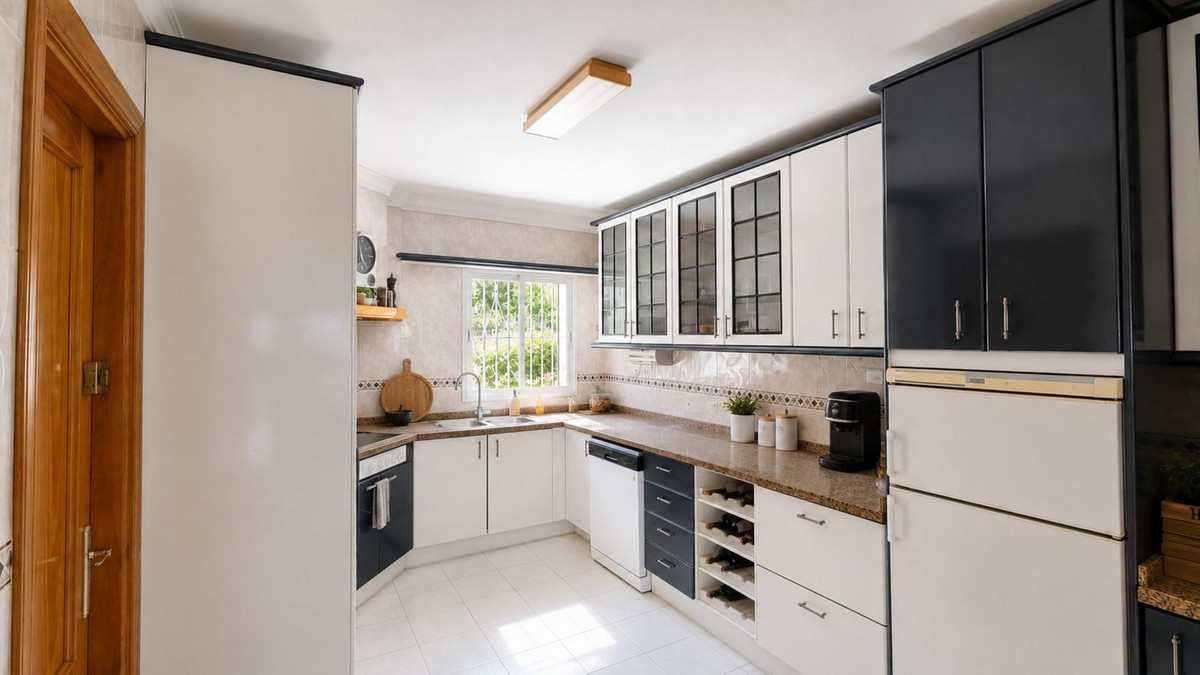 Se vende Villa - Chalet de 3 dormitorios en Costa Del Sol, Málaga, España