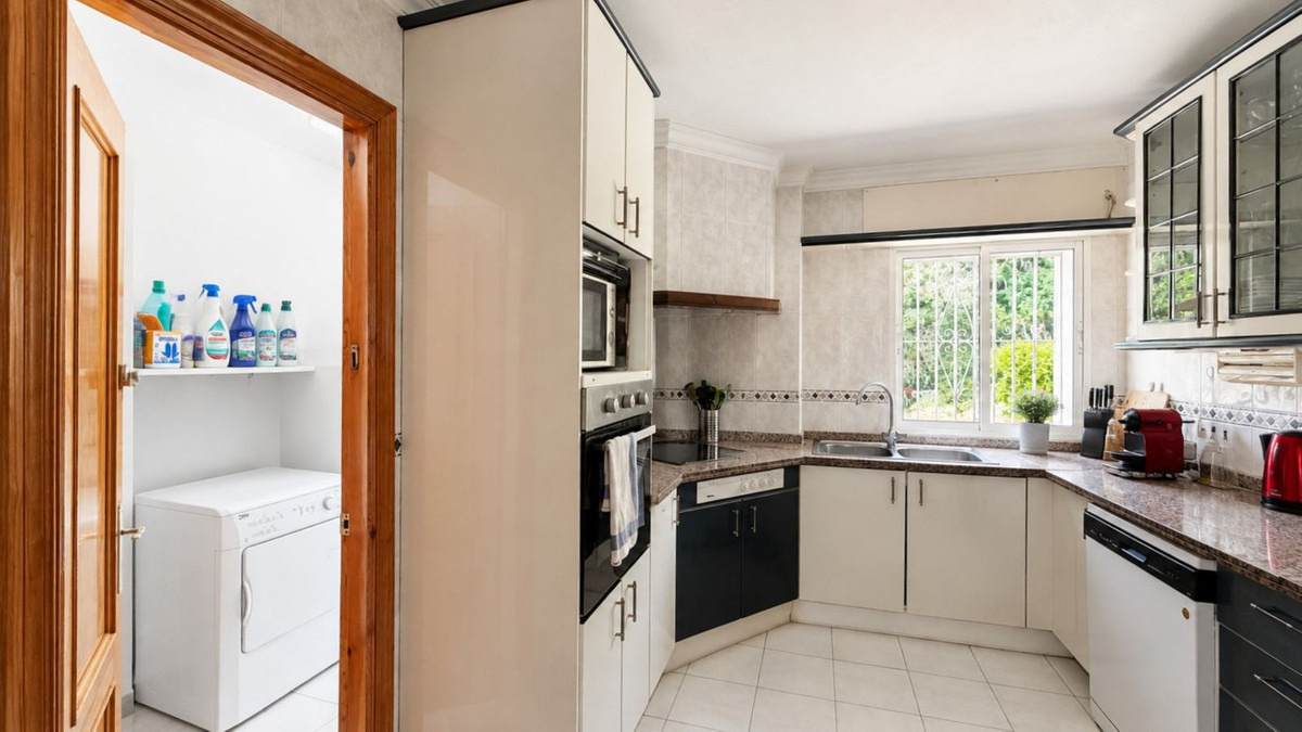 Se vende Villa - Chalet de 3 dormitorios en Costa Del Sol, Málaga, España