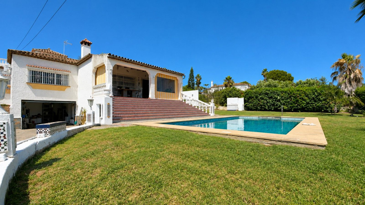 Se vende Villa - Chalet de 3 dormitorios en Costa Del Sol, Málaga, España