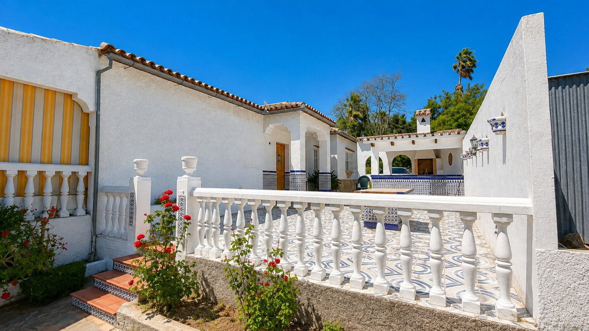 Se vende Villa - Chalet de 3 dormitorios en Costa Del Sol, Málaga, España