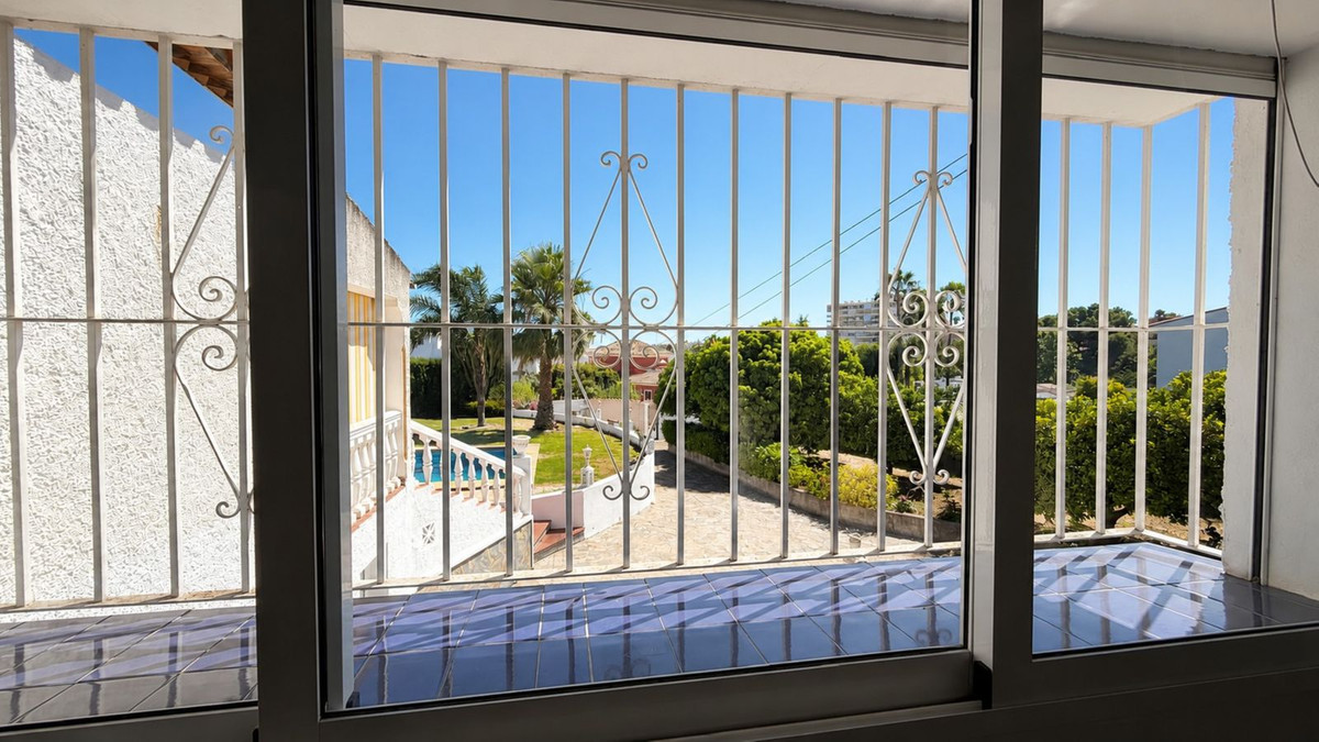 Se vende Villa - Chalet de 3 dormitorios en Costa Del Sol, Málaga, España