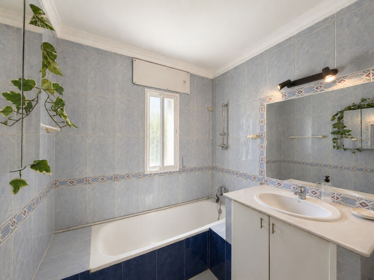 Se vende Villa - Chalet de 3 dormitorios en Costa Del Sol, Málaga, España