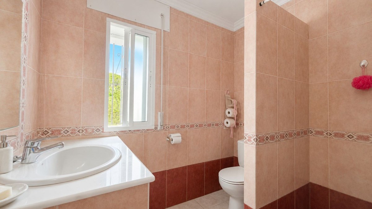 Se vende Villa - Chalet de 3 dormitorios en Costa Del Sol, Málaga, España