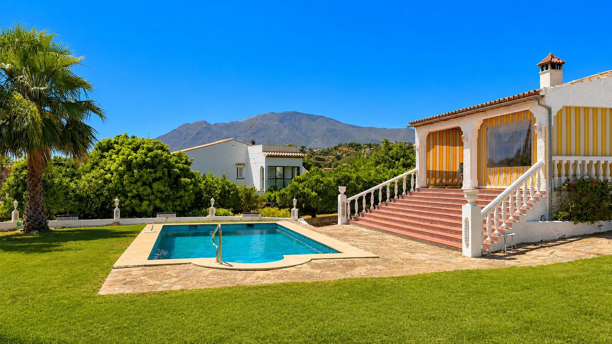 Se vende Villa - Chalet de 3 dormitorios en Costa Del Sol, Málaga, España