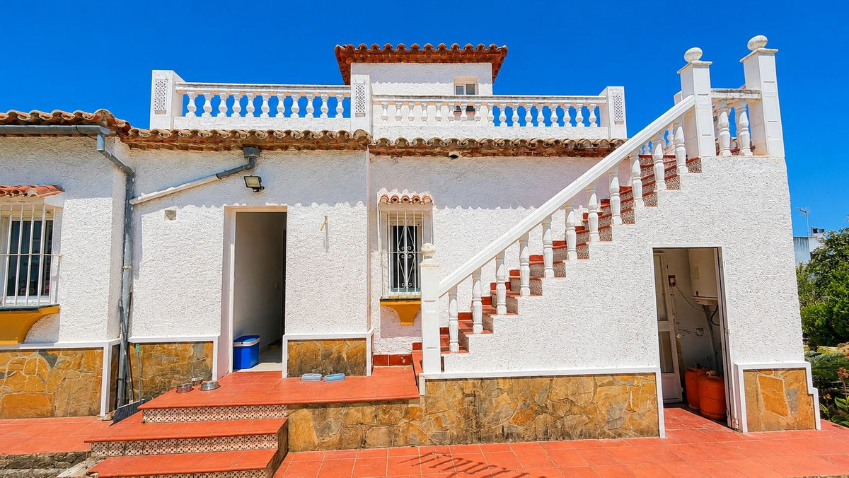 Se vende Villa - Chalet de 3 dormitorios en Costa Del Sol, Málaga, España
