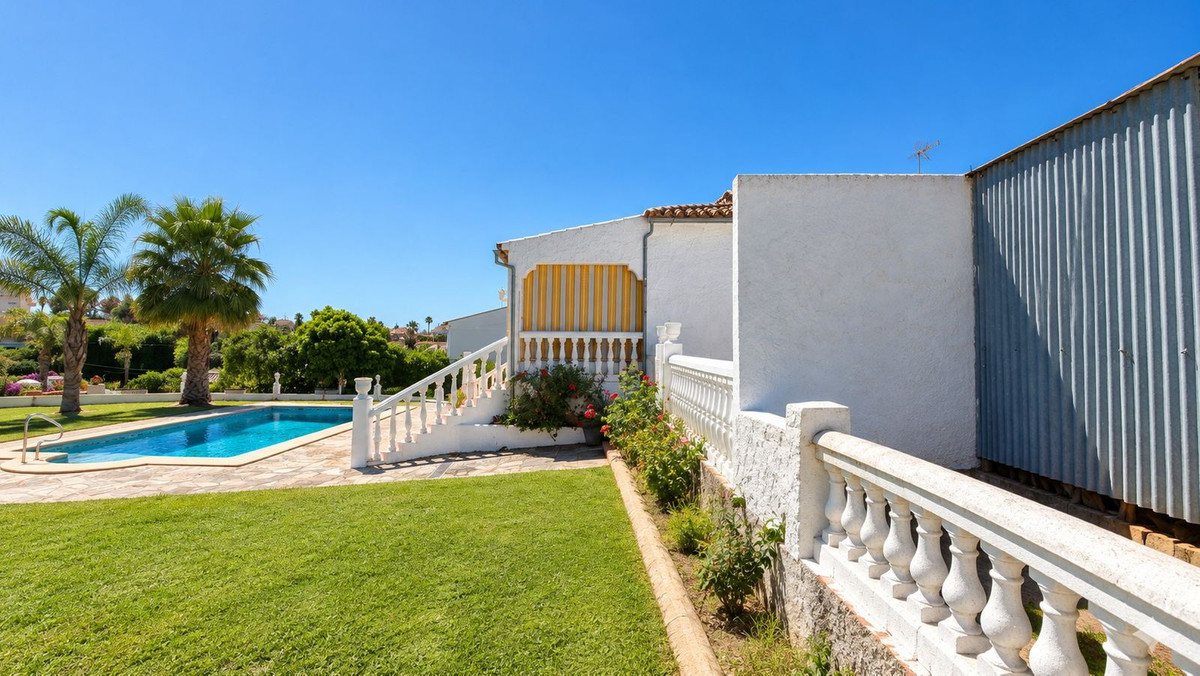Se vende Villa - Chalet de 3 dormitorios en Costa Del Sol, Málaga, España