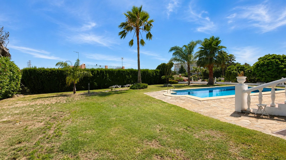Se vende Villa - Chalet de 3 dormitorios en Costa Del Sol, Málaga, España