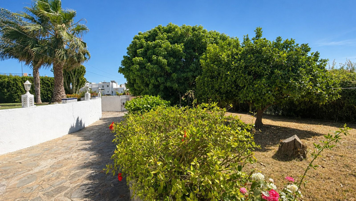 Se vende Villa - Chalet de 3 dormitorios en Costa Del Sol, Málaga, España
